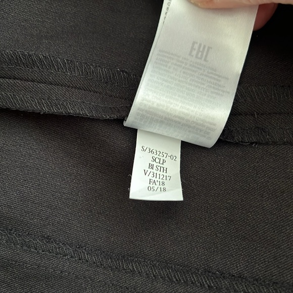 NWT Banana Republic Bi- Stretch Scalloped Cocktail Dress V- Neck Dress. - Picture 9 of 12